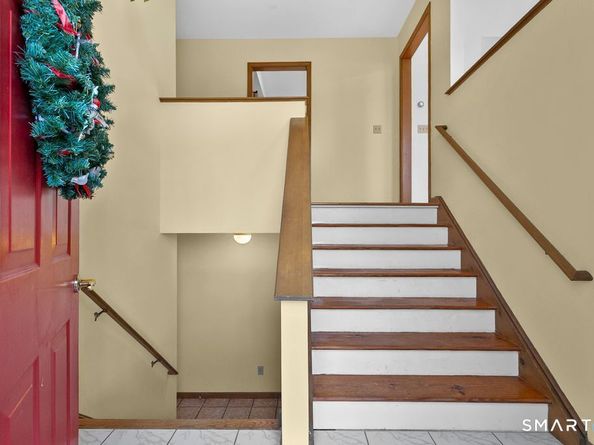 6 Stonegate Lane, Shelton CT 06484