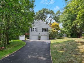 6 Stonegate Lane, Shelton CT 06484