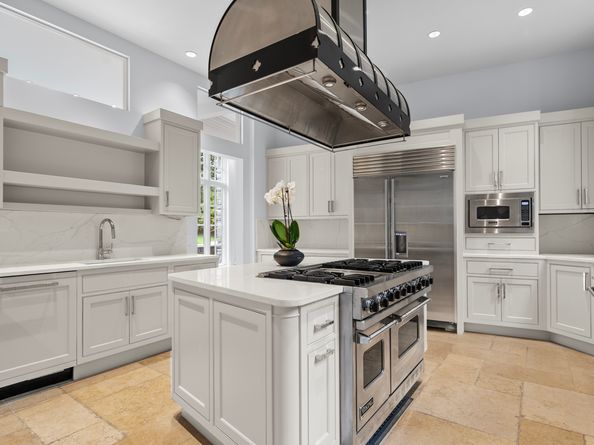 119 Proprietors Crossing, New Canaan CT 06840