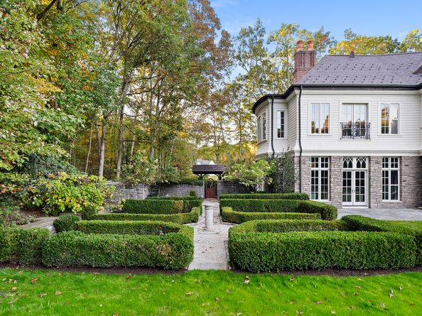 119 Proprietors Crossing, New Canaan CT 06840