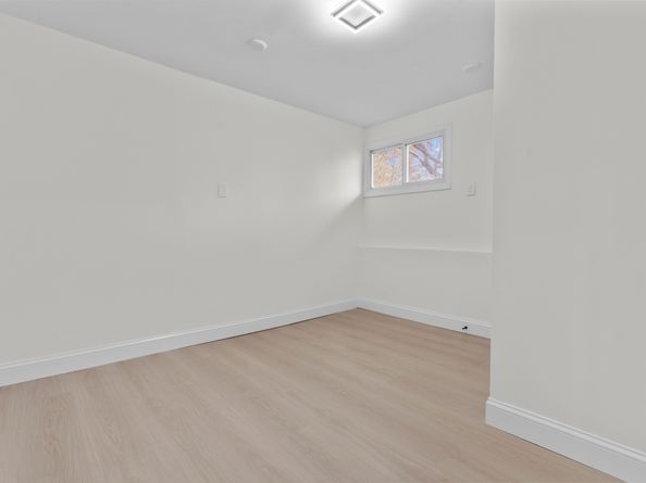 31 Sussex Place, Stamford CT 06905