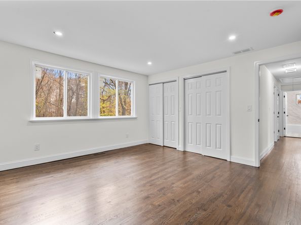 31 Sussex Place, Stamford CT 06905