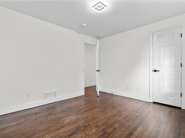 31 Sussex Place, Stamford CT 06905