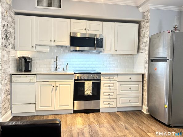 59 Courtland Avenue 2M, Stamford CT 06902