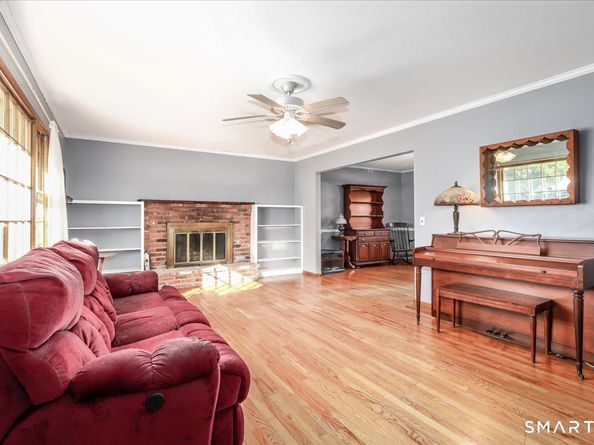 9 Kendall Terrace E, Danbury CT 06811