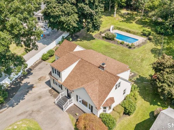 576 Huntington Street, Shelton CT 06484