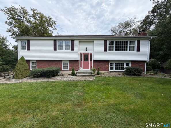 3 Poe Place, Shelton CT 06484
