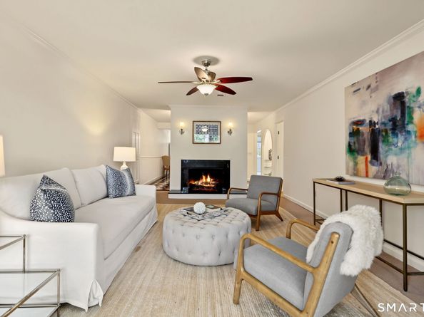 17 Rowayton Woods Drive 17, Norwalk CT 06854
