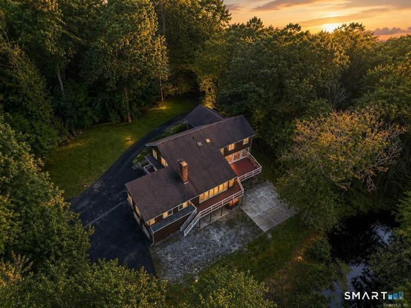 21 Deepwood Road, Weston CT 06883