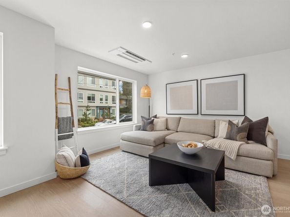 11238 Corliss Avenue N, Seattle WA 98133