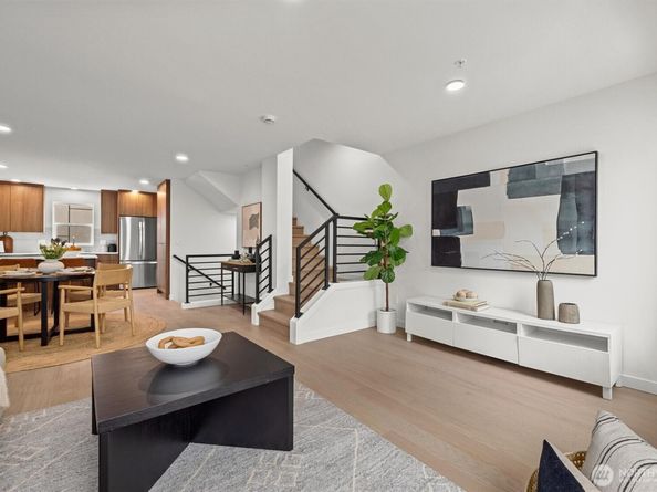 11238 Corliss Avenue N, Seattle WA 98133