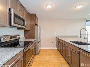 3717 Beach Drive SW 319, Seattle WA 98116