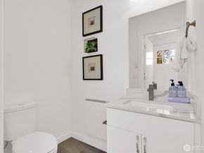 8040 19th Avenue NW, Seattle WA 98117
