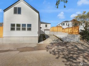 8040 19th Avenue NW, Seattle WA 98117