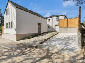 8040 19th Avenue NW, Seattle WA 98117