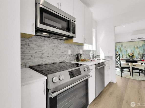 8040 19th Avenue NW, Seattle WA 98117