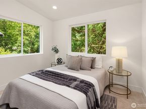 10304 NE 113th Place B, Kirkland WA 98033