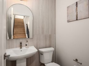 10304 NE 113th Place B, Kirkland WA 98033