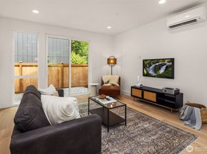 10304 NE 113th Place B, Kirkland WA 98033