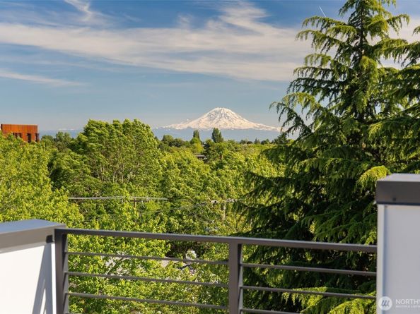 1406 21st Avenue A, Seattle WA 98122