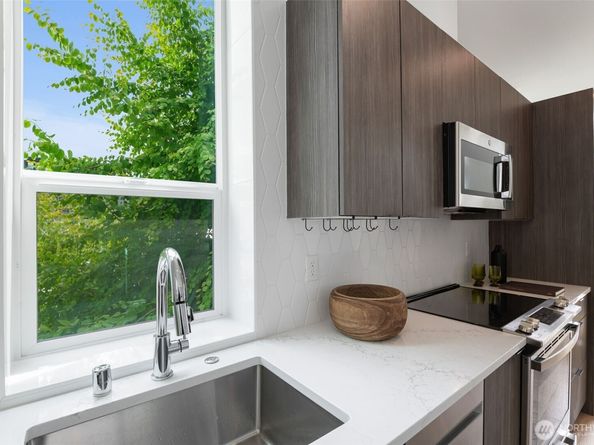 1406 21st Avenue A, Seattle WA 98122