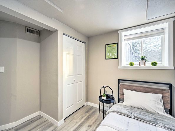 1934 NE Northgate Way, Seattle WA 98125