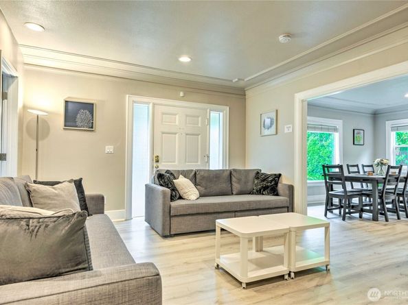 1934 NE Northgate Way, Seattle WA 98125