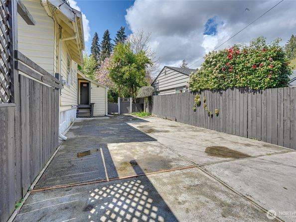 1934 NE Northgate Way, Seattle WA 98125