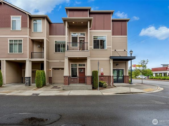 4020 NE 3rd Place B, Renton WA 98056