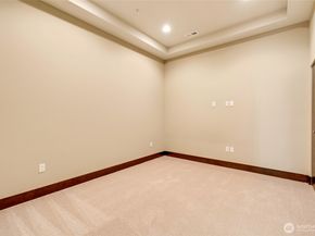4020 NE 3rd Place B, Renton WA 98056