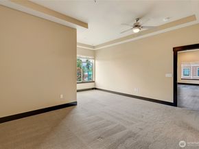 4020 NE 3rd Place B, Renton WA 98056