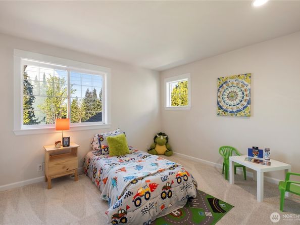 15704 124th Avenue NE, Woodinville WA 98072