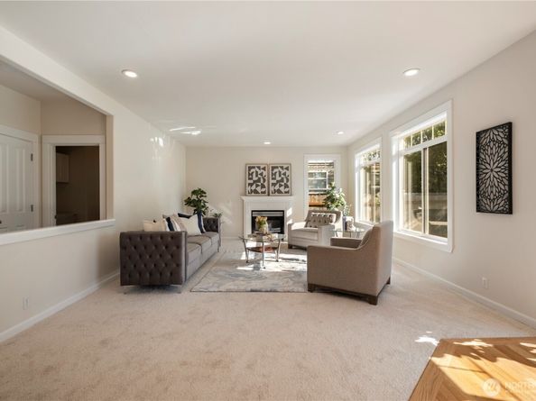 15704 124th Avenue NE, Woodinville WA 98072