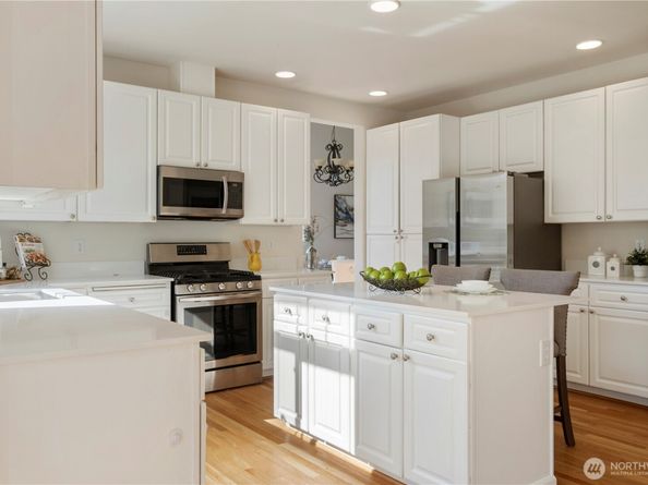 15704 124th Avenue NE, Woodinville WA 98072