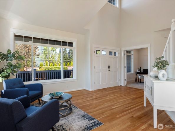 15704 124th Avenue NE, Woodinville WA 98072