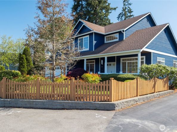 15704 124th Avenue NE, Woodinville WA 98072