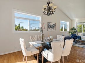 15704 124th Avenue NE, Woodinville WA 98072
