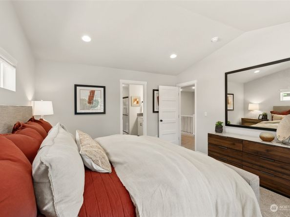 26913 30th Place S 11, Kent WA 98032
