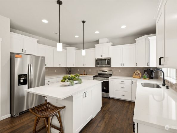 26913 30th Place S 11, Kent WA 98032