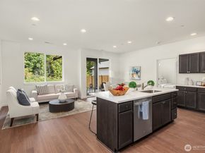 1240 SW 124th Street 5A, Burien WA 98146