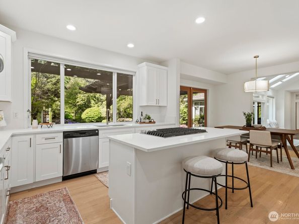 14333 221st Avenue NE, Woodinville WA 98077