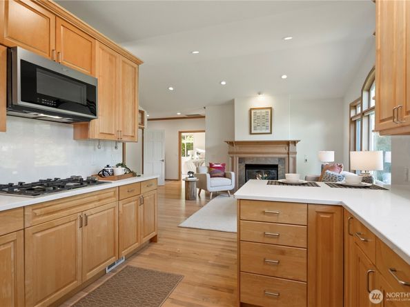 14333 221st Avenue NE, Woodinville WA 98077