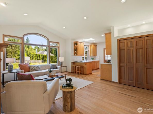 14333 221st Avenue NE, Woodinville WA 98077