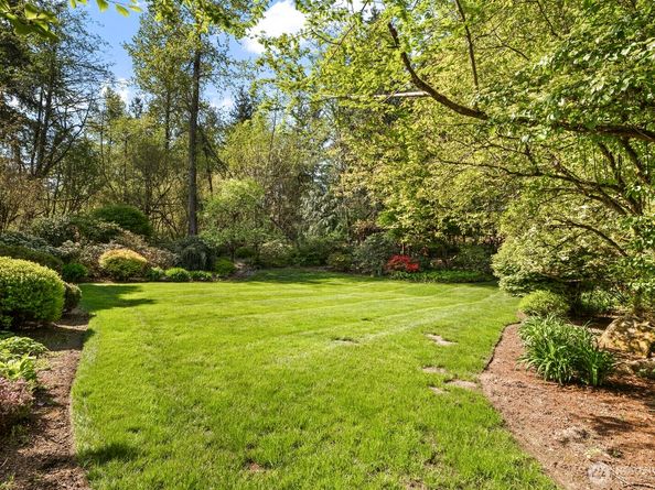 14333 221st Avenue NE, Woodinville WA 98077