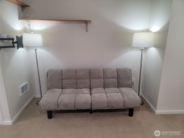 76 Cedar Street 608, Seattle WA 98121