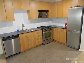 76 Cedar Street 608, Seattle WA 98121