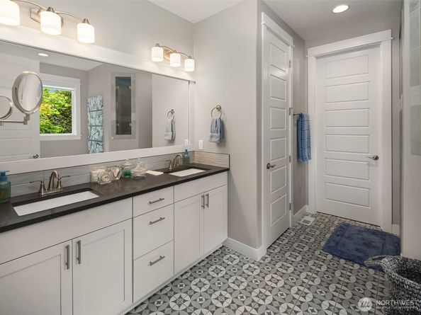 13041 56th Avenue S, Tukwila WA 98178