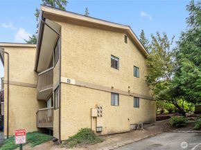 10320 SE 6th Street B6, Bellevue WA 98004
