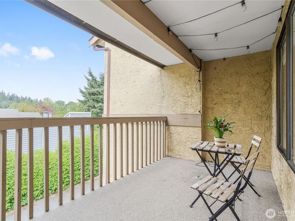 10320 SE 6th Street B6, Bellevue WA 98004