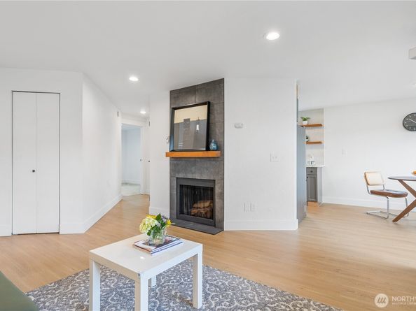 10320 SE 6th Street B6, Bellevue WA 98004
